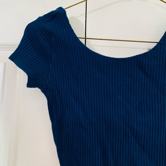 Blue crop top. - Picture 3 of 3